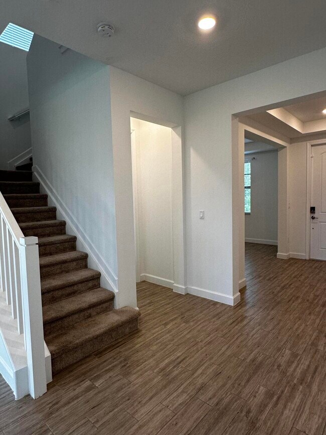 Building Photo - 1307 Whitcombe Dr