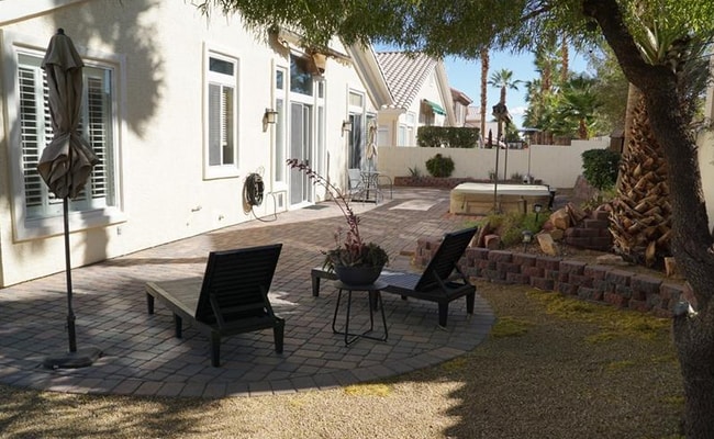 Building Photo - 8809 Las Olivas Ave