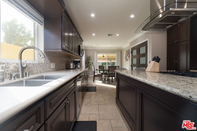 Building Photo - 5181 Densmore Ave