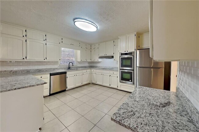 Building Photo - 4510 Trumble Terrace