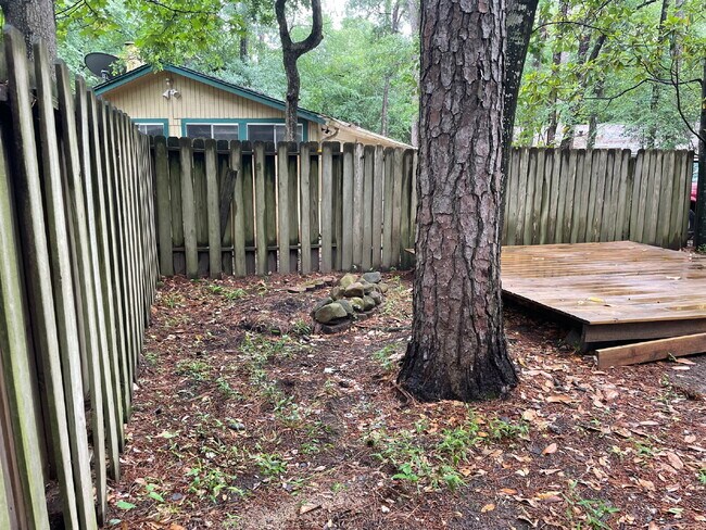 Building Photo - LOVELY ONE STORY wooded-lot home in the heart of The Woodlands.