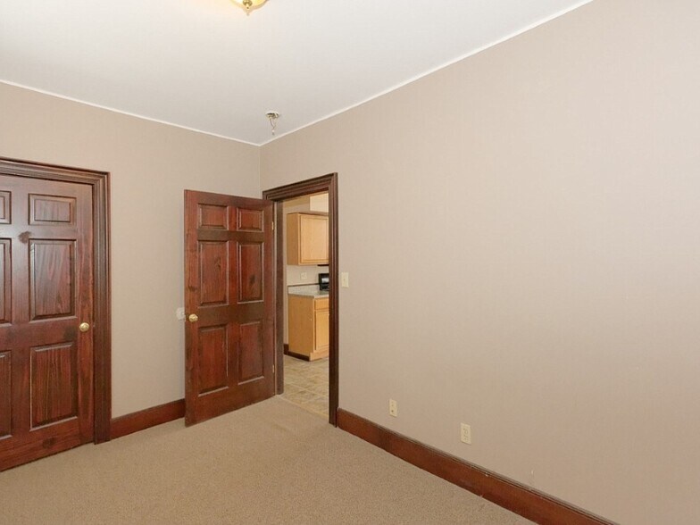 Building Photo - 546 Mercer St