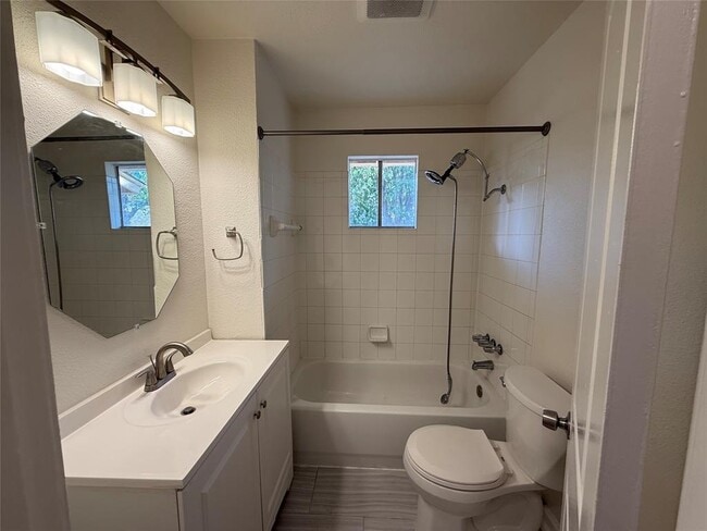 Building Photo - 6710 Circle S Rd