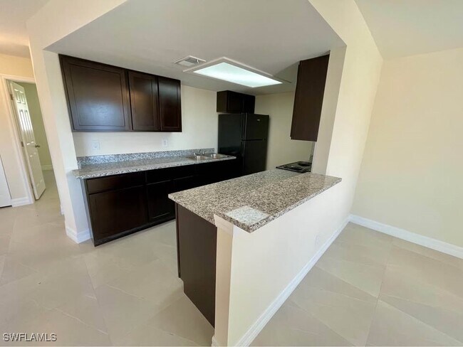 Building Photo - 4052 Bayshore Dr