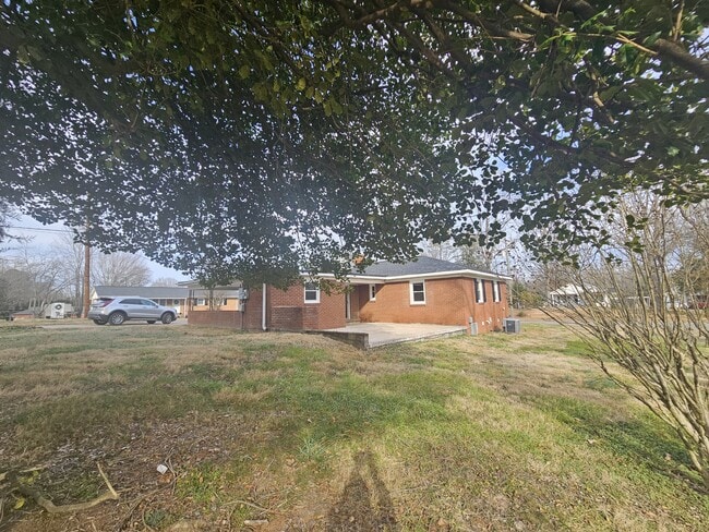 Building Photo - 500 S Mountain St