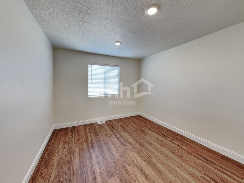 Building Photo - 5998 Verdigris Dr