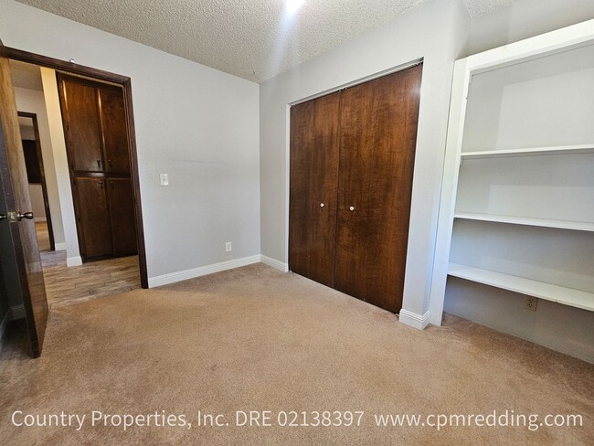 Building Photo - 12183 Dry Creek Rd