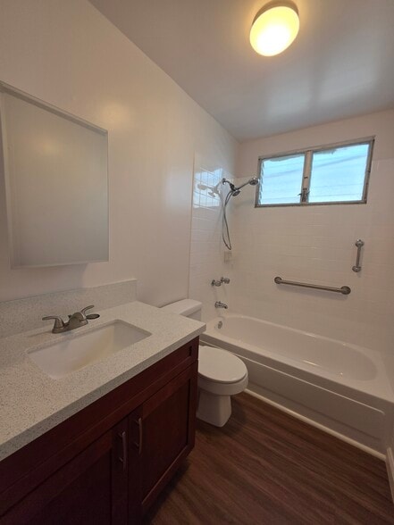 Building Photo - 1126 1st Ave