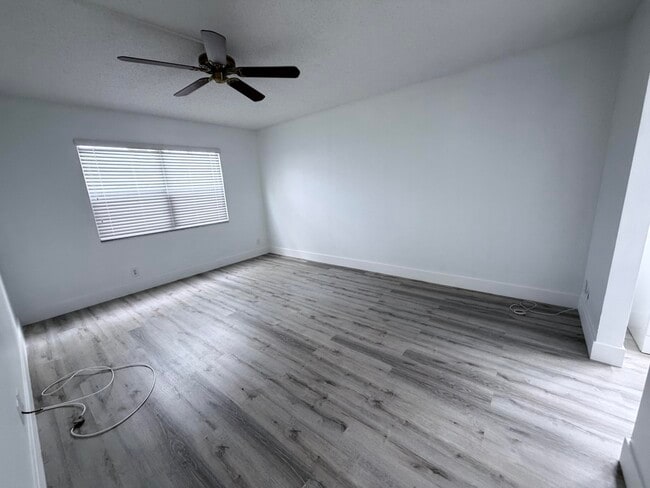 Building Photo - 12901 SW 15th Ct