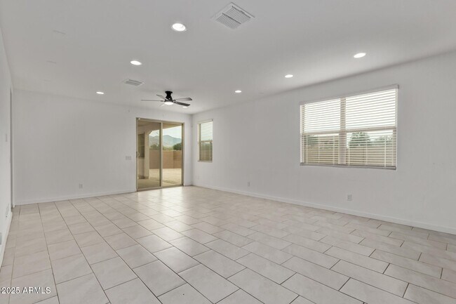 Building Photo - 4942 N 194th Dr