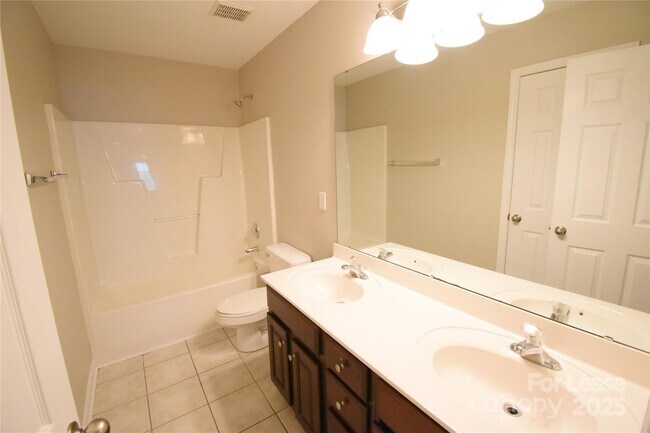 Building Photo - 3334 Crutchfield Pl