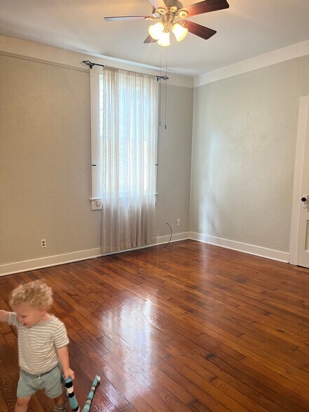 bedroom 1 - 1101 Marengo St