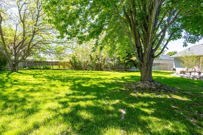 Building Photo - Newly Renovated 3 bed 2 bath home in the heart of MERIDIAN