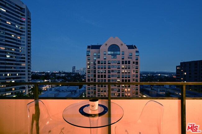 Building Photo - 10535 Wilshire Blvd