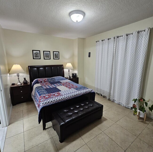 Building Photo - 8440 SW 8th St