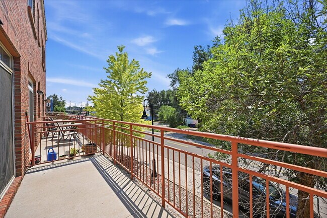 Building Photo - 2,640.95, 2 Bed, 2.5 Bath Townhome in Arvada with Central AC, and attached Garage!