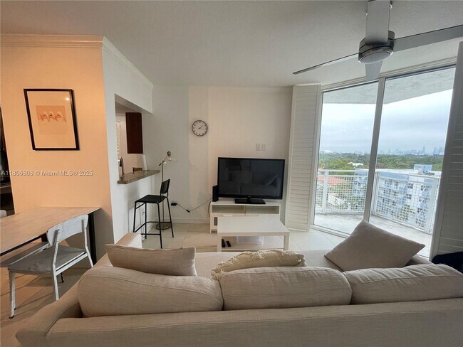 Primary Photo - 2600 SW 27th Ave