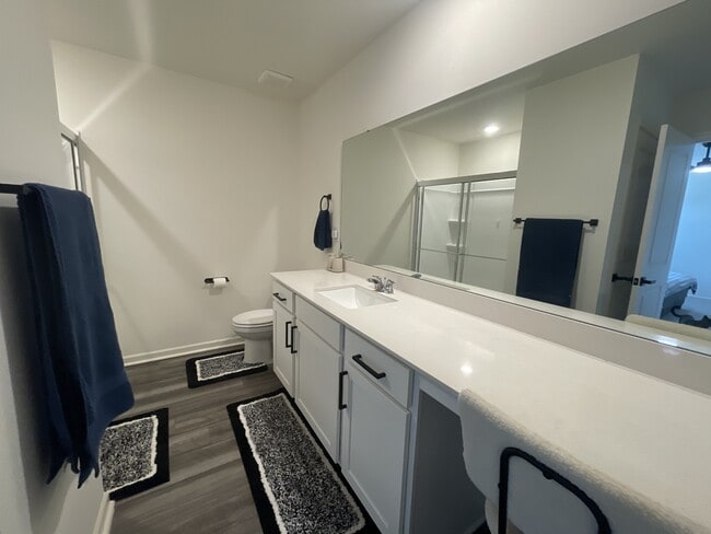 Building Photo - 156 Babbling Brk Dr