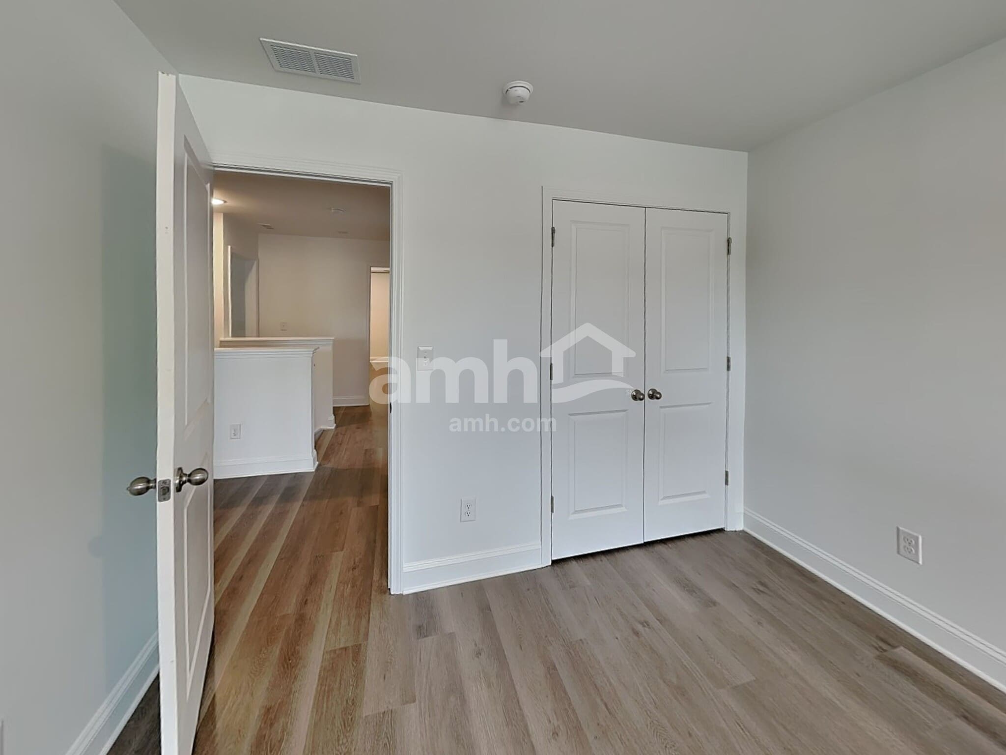 Building Photo - 1007 Guildcrest Ct