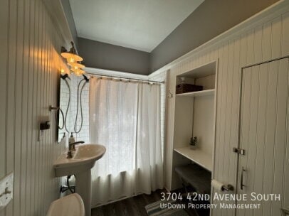 Building Photo - 3704 42nd Ave S