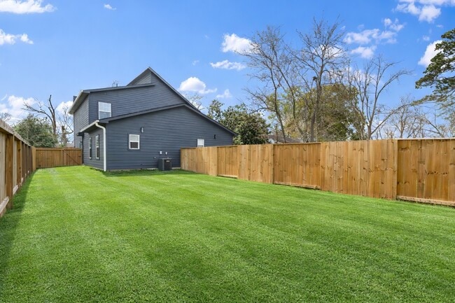 Building Photo - 8001 Talton St