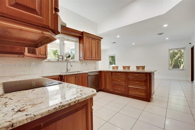 Building Photo - 13550 SW 82nd Ave