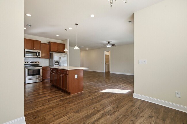 Building Photo - 52 Woodwater Cir
