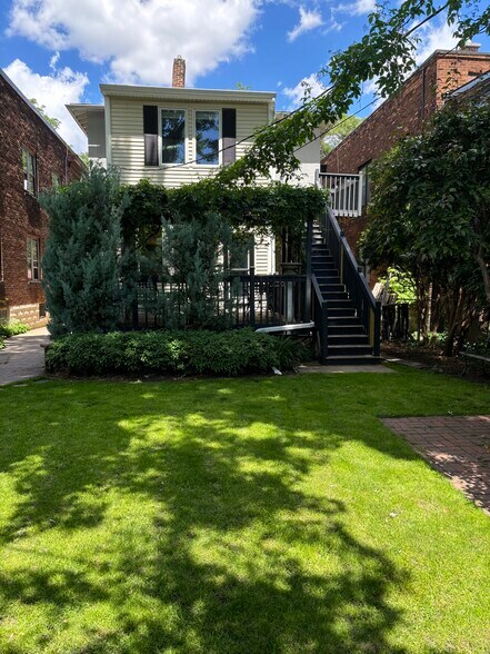 Building Photo - 404 Dayton Ave