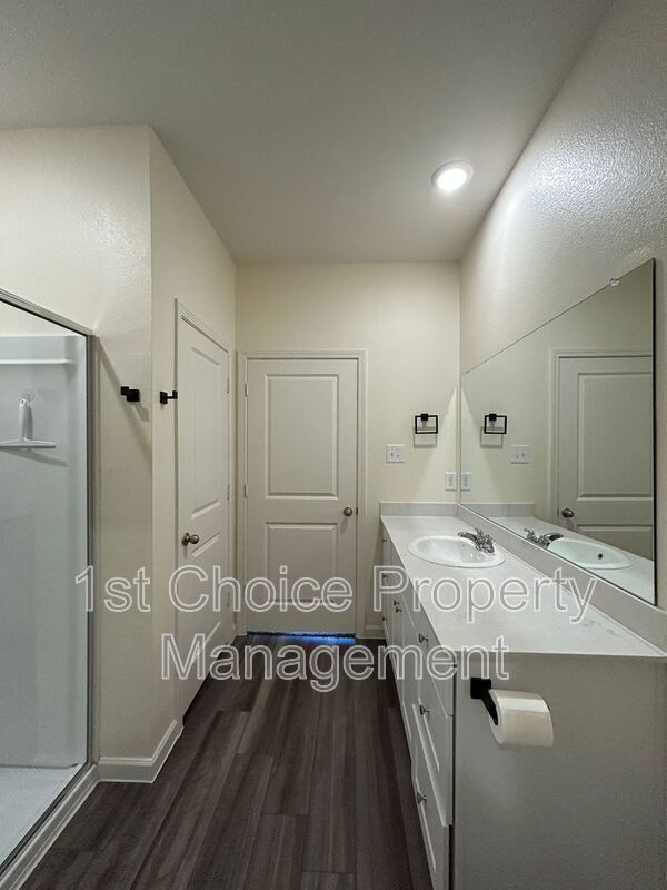 Building Photo - 8229 Pitchfork Dr