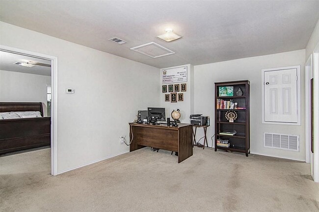 Building Photo - 8102 Yaupon View Dr