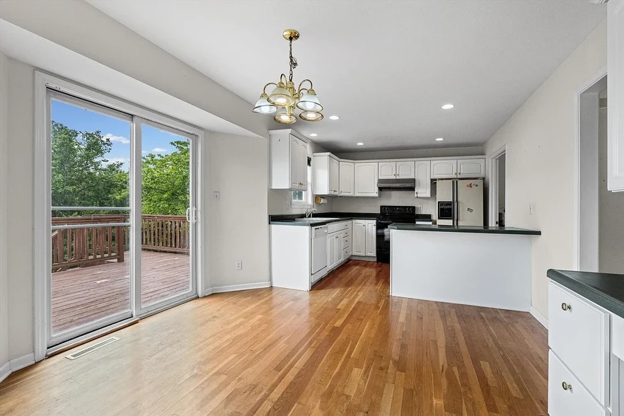Building Photo - 4200 Cedar Crest Ln
