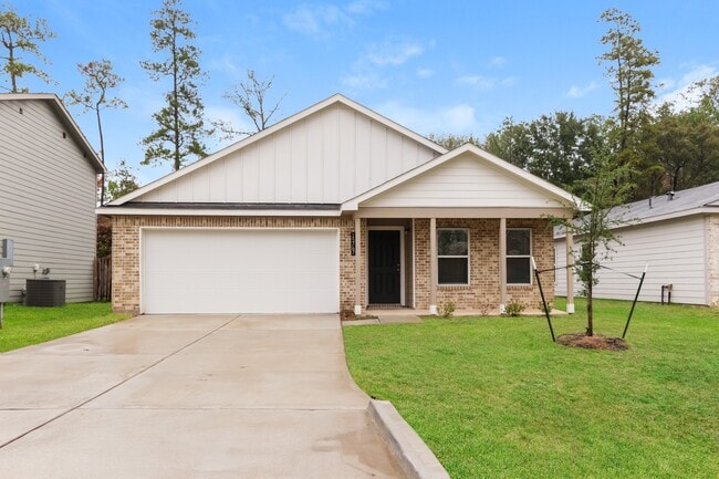 Building Photo - 15767 Del Norte Dr
