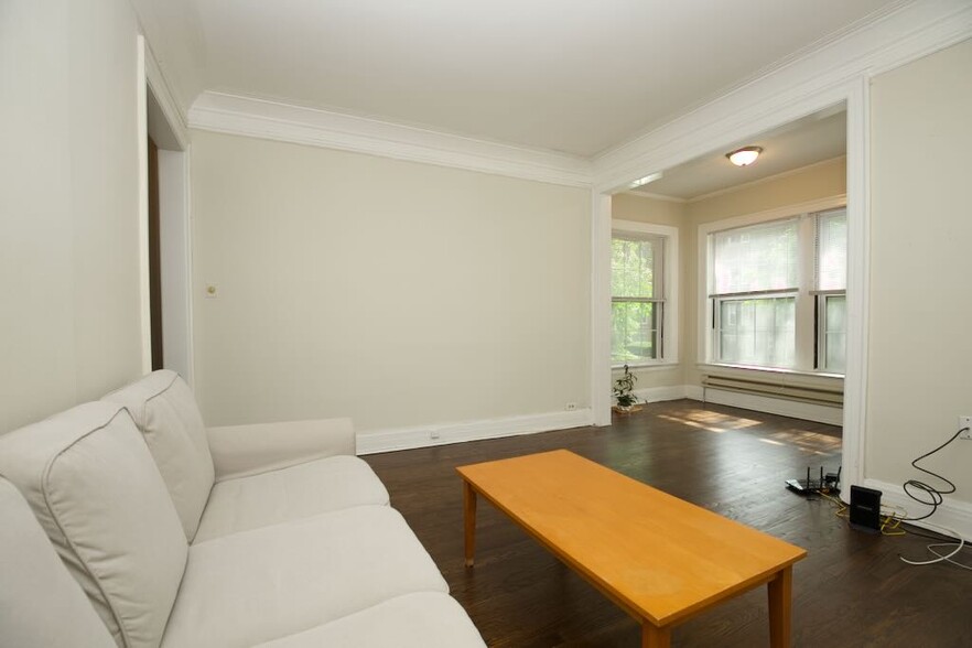 Building Photo - 945 Judson Ave