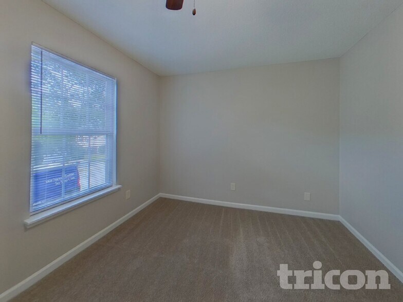 Building Photo - 221 Meyer Ln