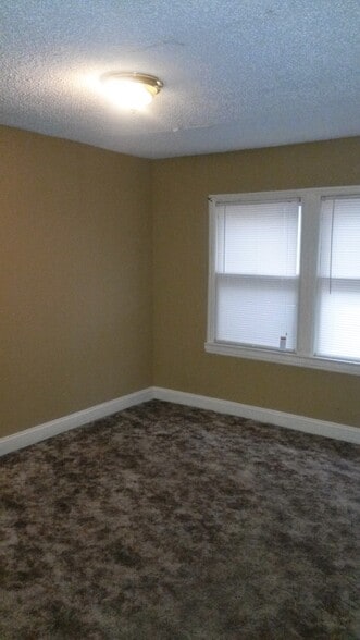 Building Photo - 7400 Forest Ave