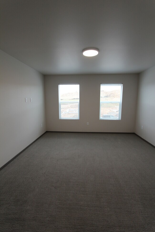 Building Photo - 1011 Greenfield Dr