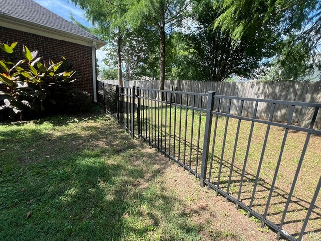 Building Photo - 941 Tracey Ln SW