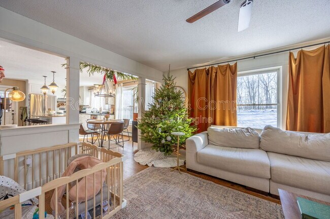 Building Photo - 27 Saw Mill Rd