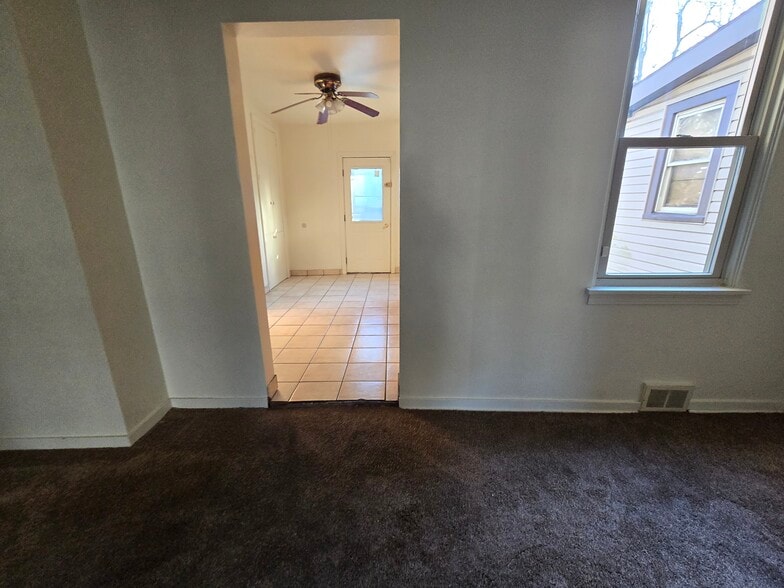 Building Photo - 1703 Soles St