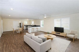 Building Photo - 4BA/2BA OFF KING STREET EXTENTION DOSCHER  STREET-AVAILABLE AUGUST 1, 2026