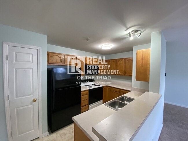 Building Photo - Two Bed / Two Bath Condo near Urban Loop