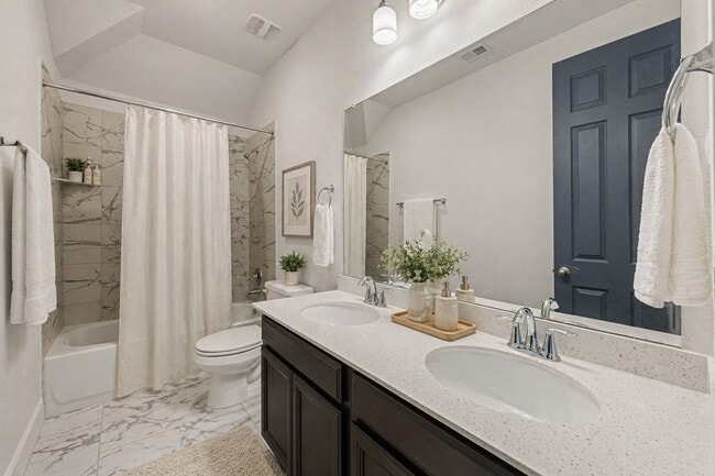Building Photo - 2107 Brooke Avery Dr