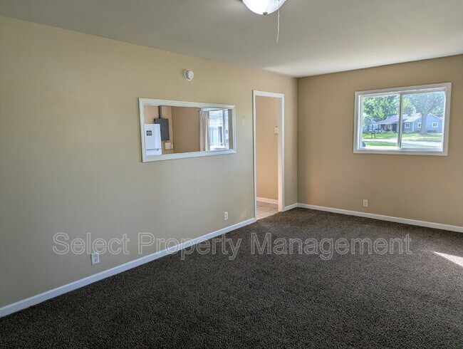 Building Photo - 926 Houston Dr