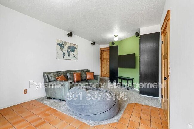 Building Photo - 14600 S Shaggy Mountain Rd