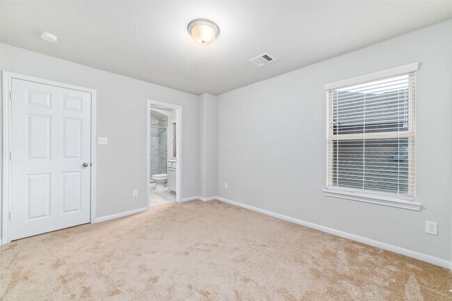Building Photo - 4919 Vly White Oak Ln
