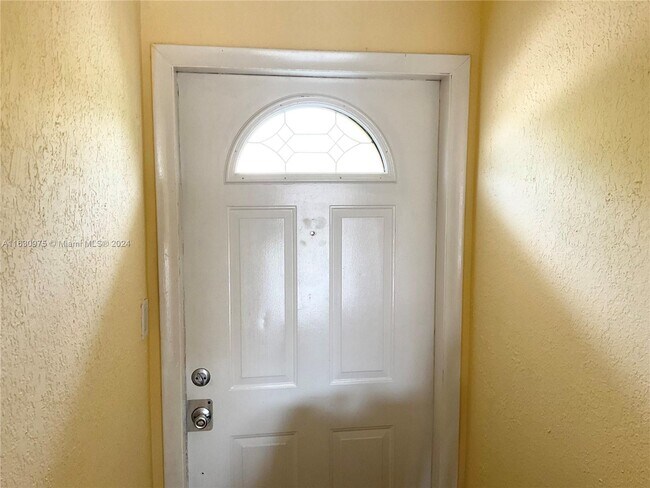 Building Photo - 8611 SW 137th Ave