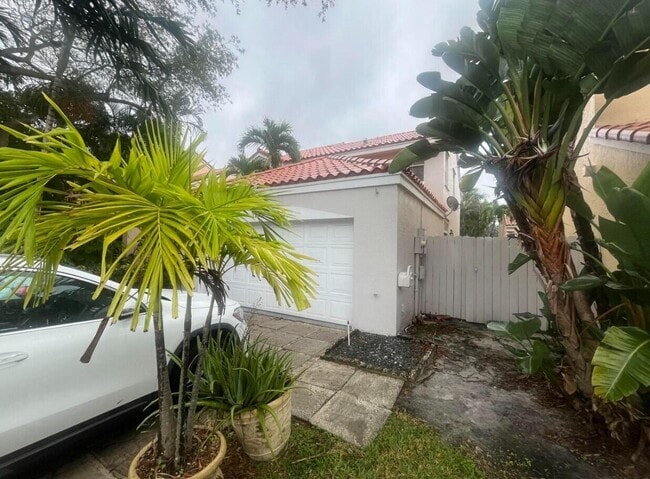 Building Photo - 3780 Amalfi Dr