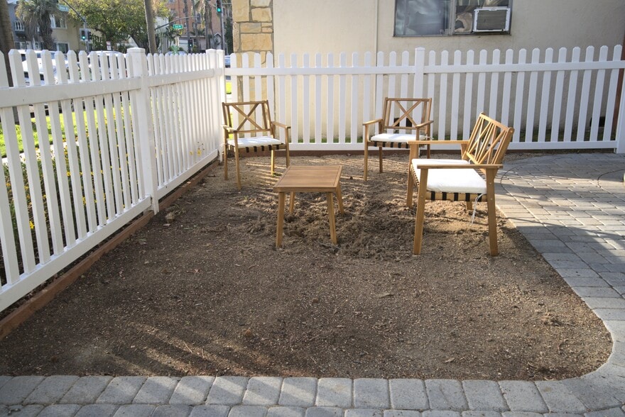 Front yard exclusive to this unit - 1123 E Ocean Blvd