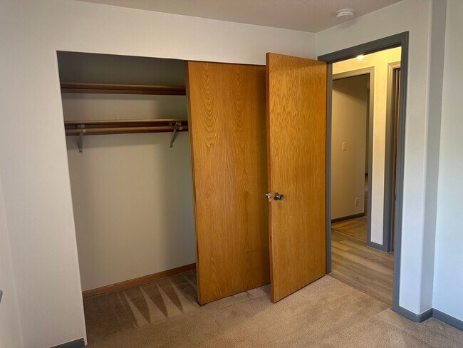 Building Photo - Beautifully updated 3 bedroom, 1 bath house in Eugene!