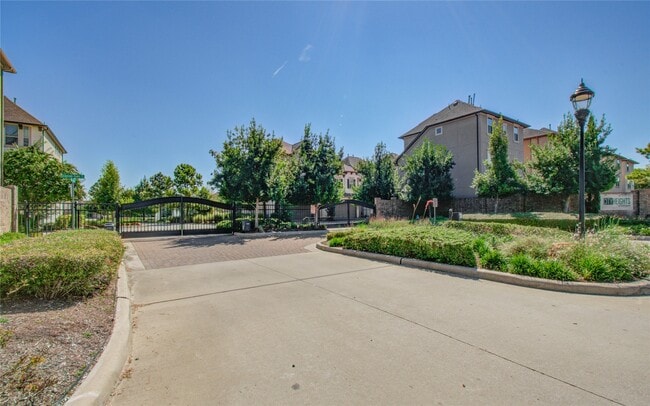 Building Photo - 10804 Brittmoore Oaks Pl